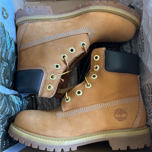 NEW Timberland Premium 6IN Waterproof Boot - Size 5.5 - Picture 4 of 6